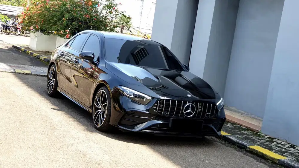 Km6rban mercedes benz mercy amg a35 amg 2023 hitam
