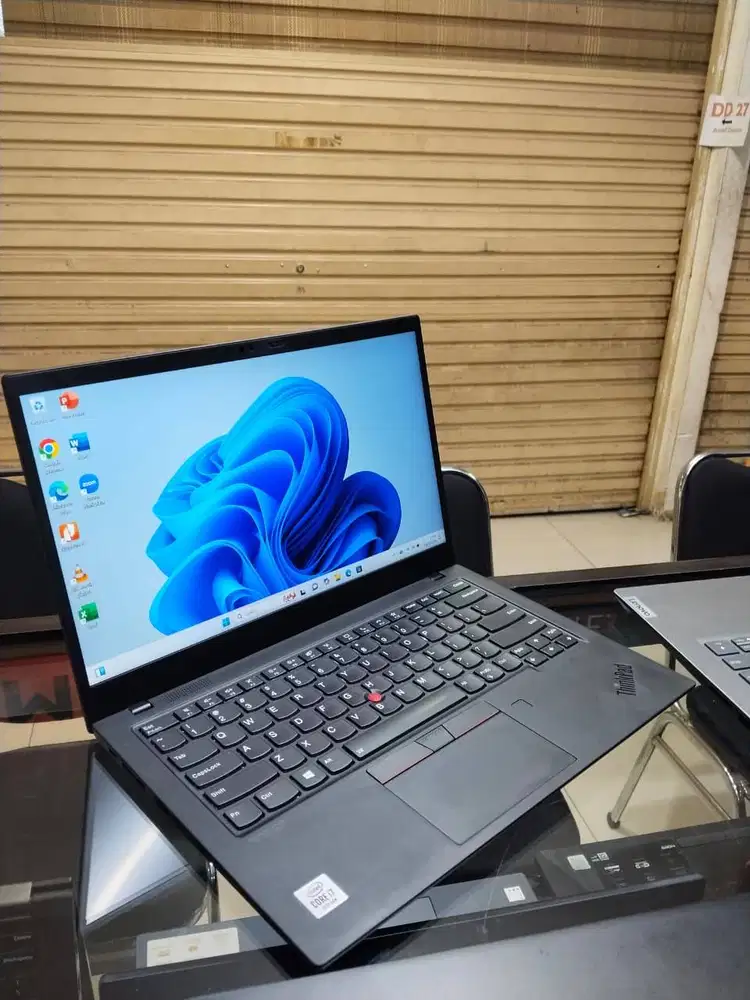 Lenovo ThinkPad X1 Carbon Gen 8 i7 10610U RAM 16GB SSD 512GB NVMe