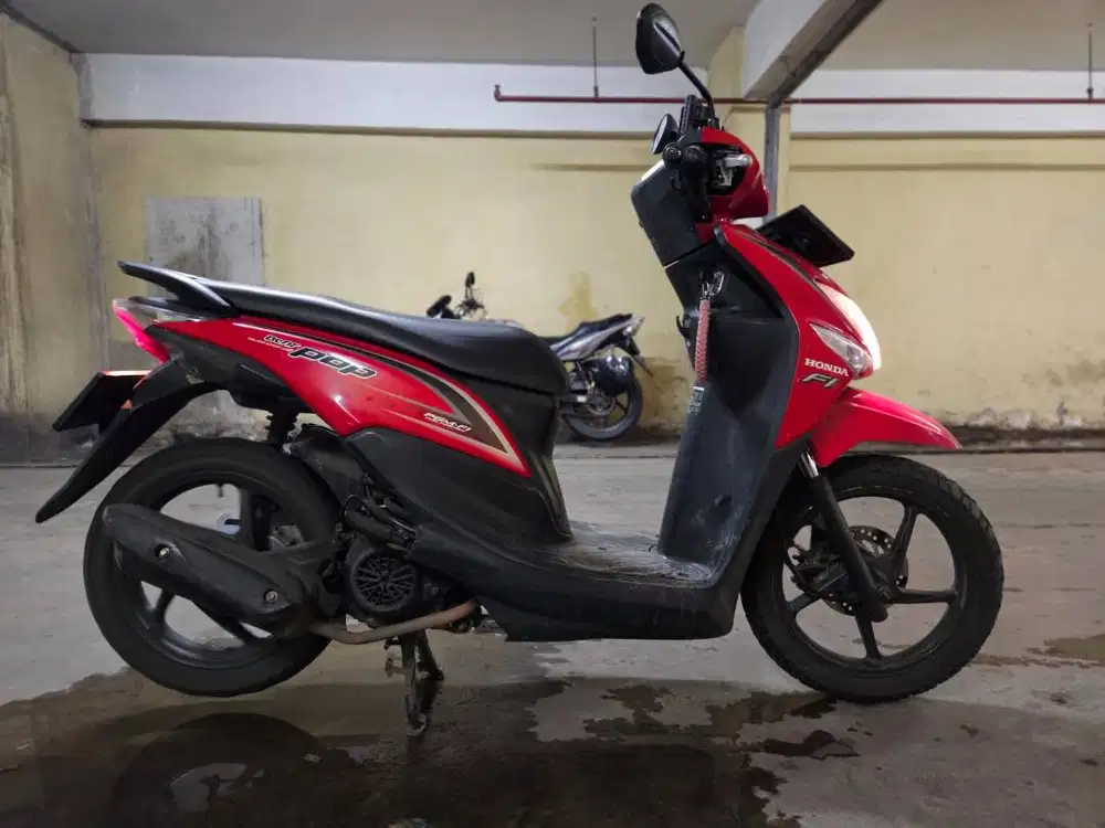 Honda Beat Pop 2015 Merah - KM rendah - Tangan 1