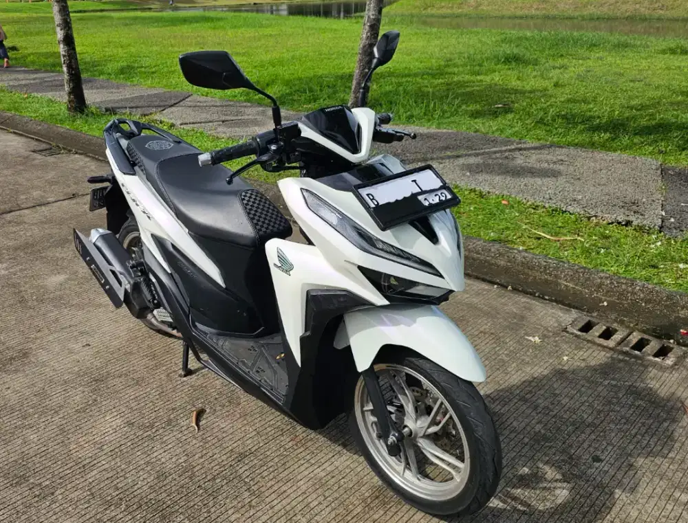 Vario 125 new Low KM!!