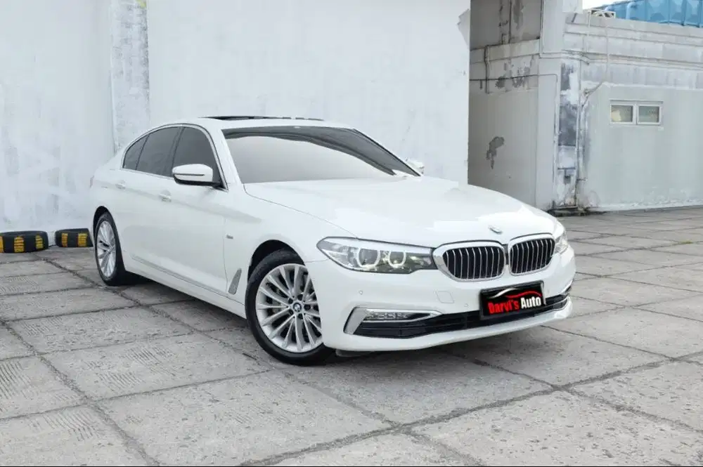 BMW 530i Luxury Line G30 2.0 Sunroof