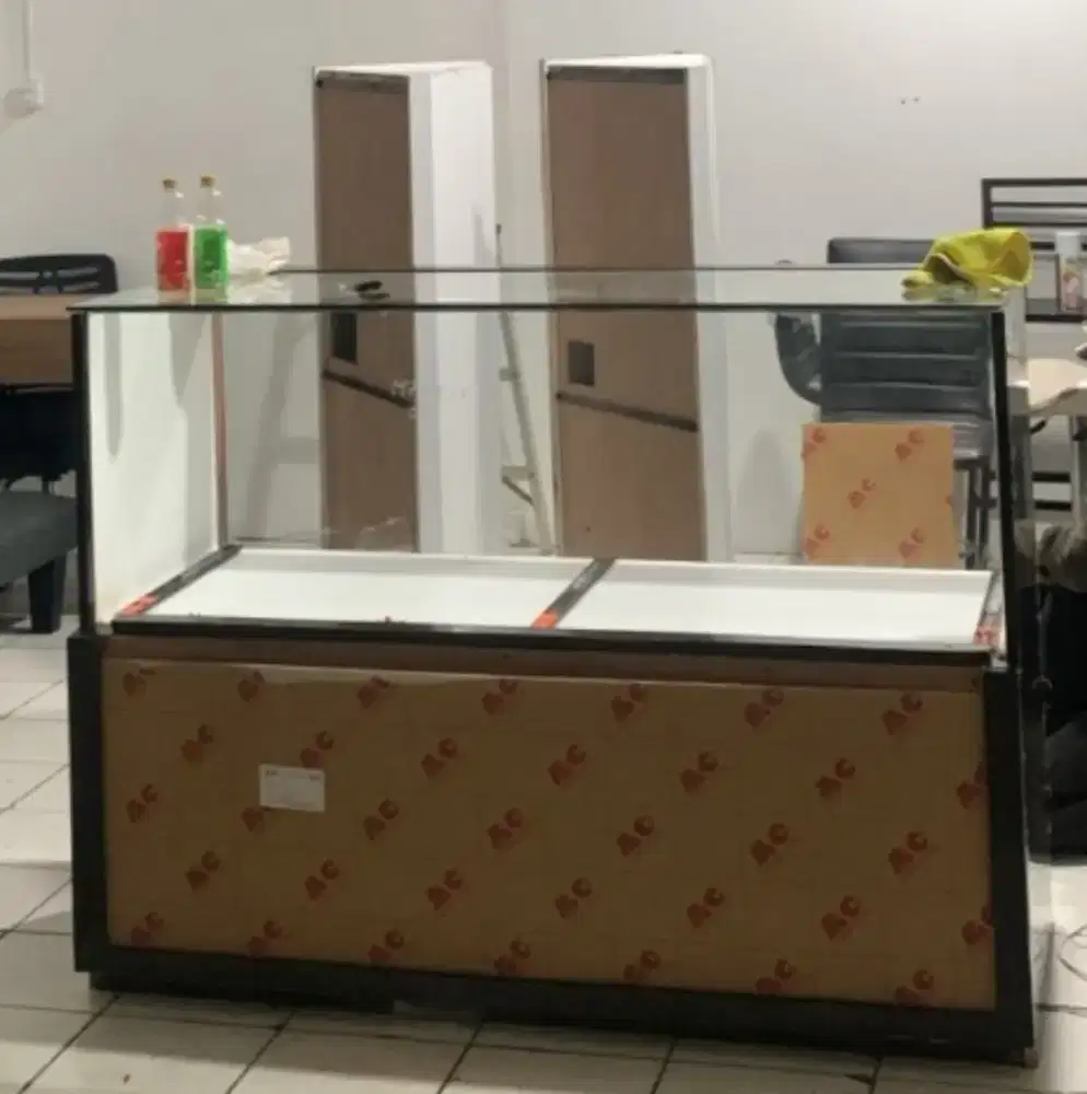 Tukang mebeul harian