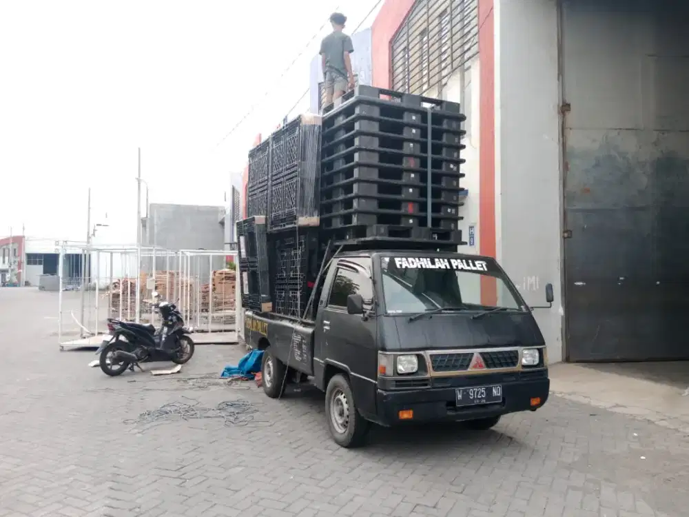 Pallet plastik bekas kuat