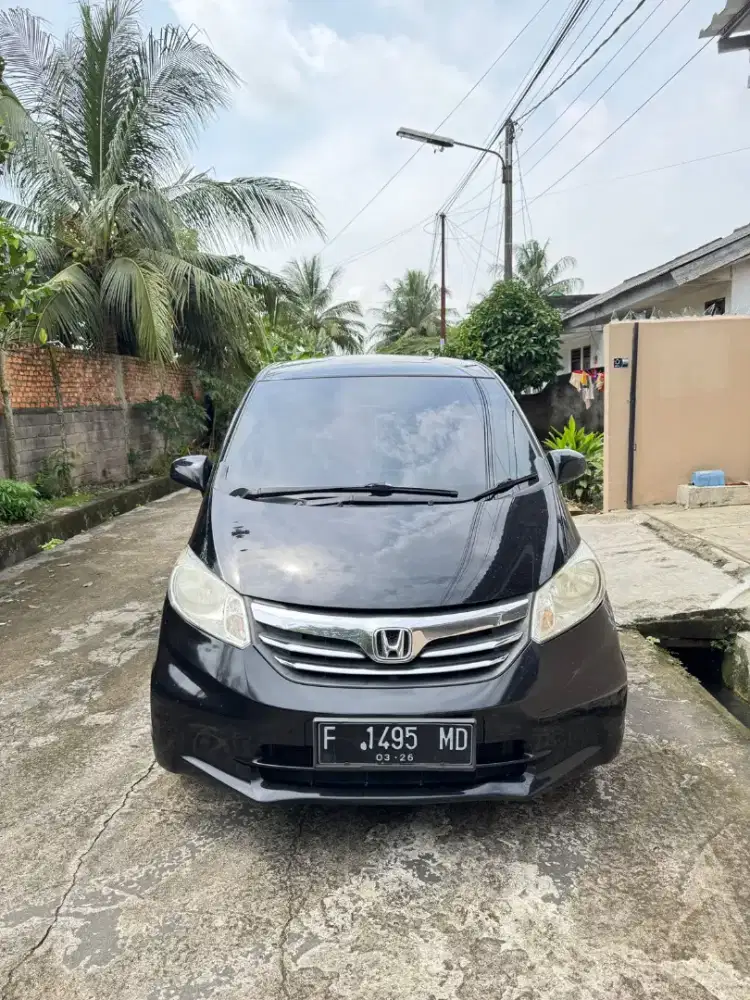 Honda Freed Tahun 2012