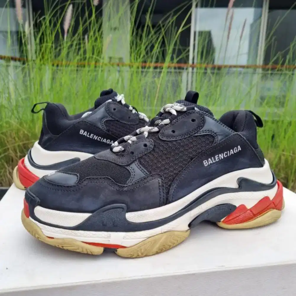 SEPATU UNISEX BALENCIAGA TRIPLE S