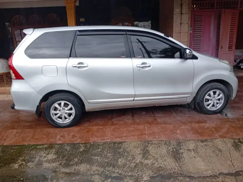 Jual mobil pakaian pribadi