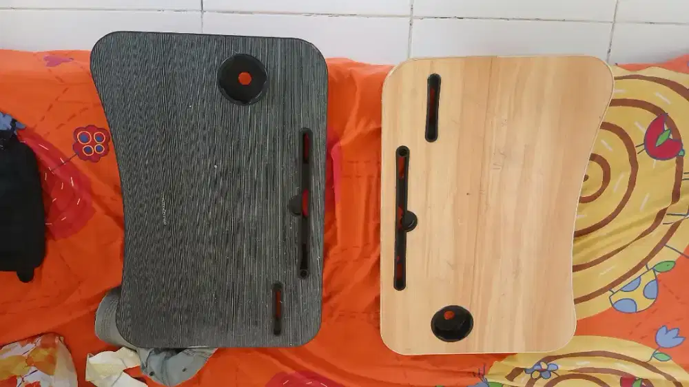 Meja 2 pcs sesuai warna di foto