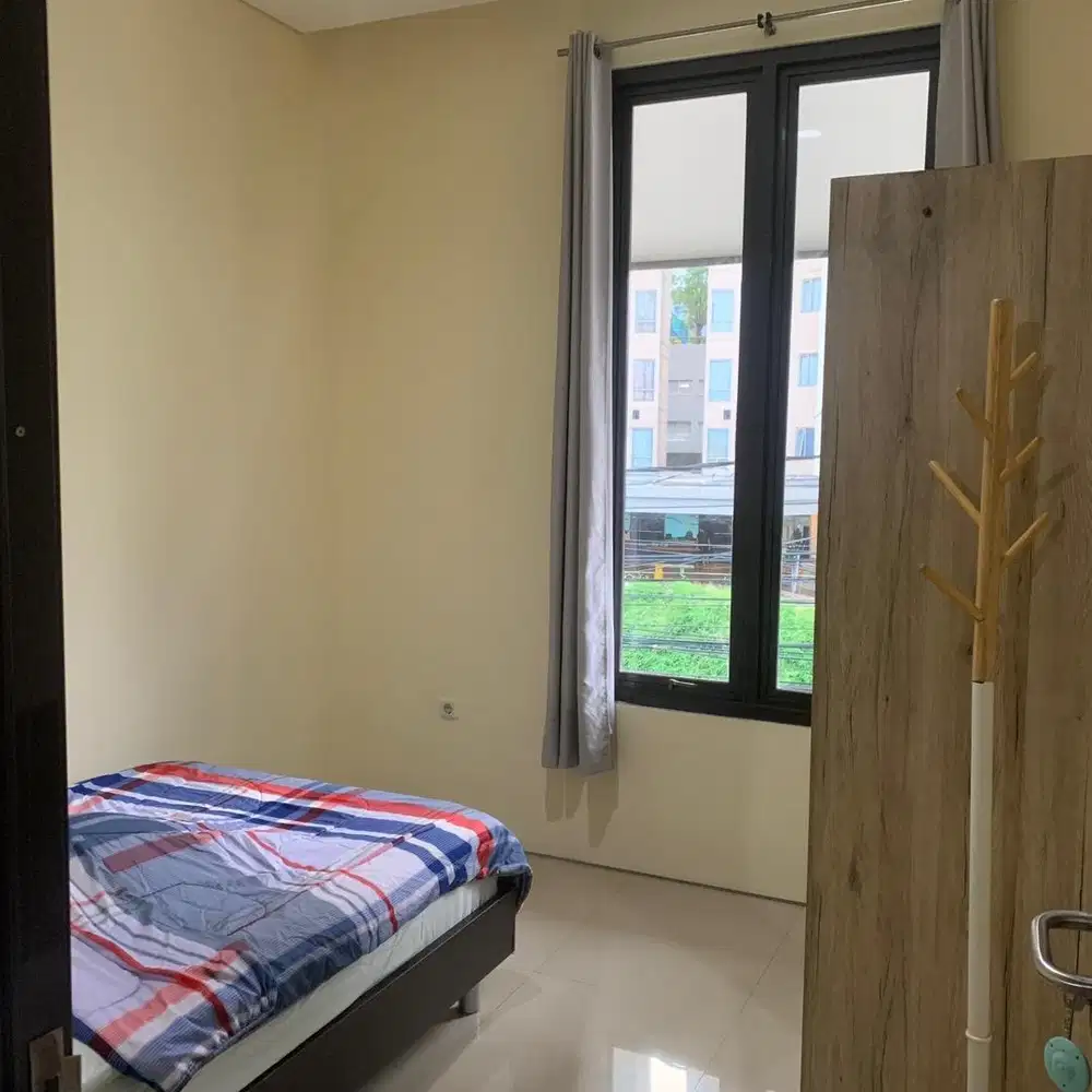 Kost / kontrakan menteng atas ( Ac / air panas / kamar mandi luar )