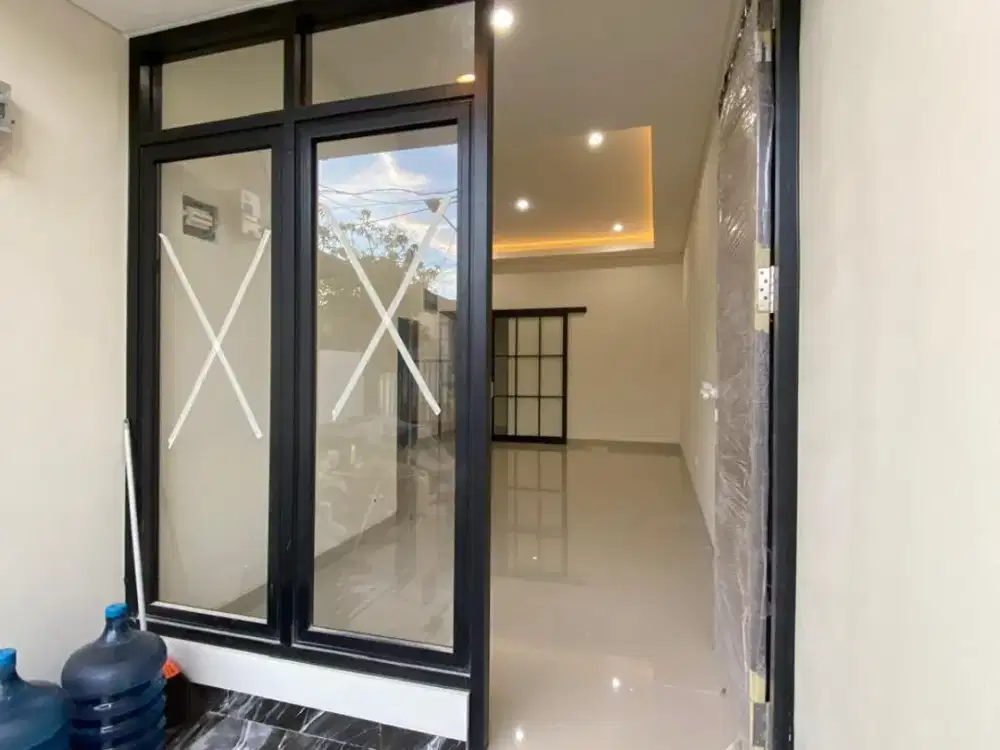 Rumah Mewah Siap Huni Dekat Dengan MIinimarket,dll  Rungkut MapanTimur Surabaya