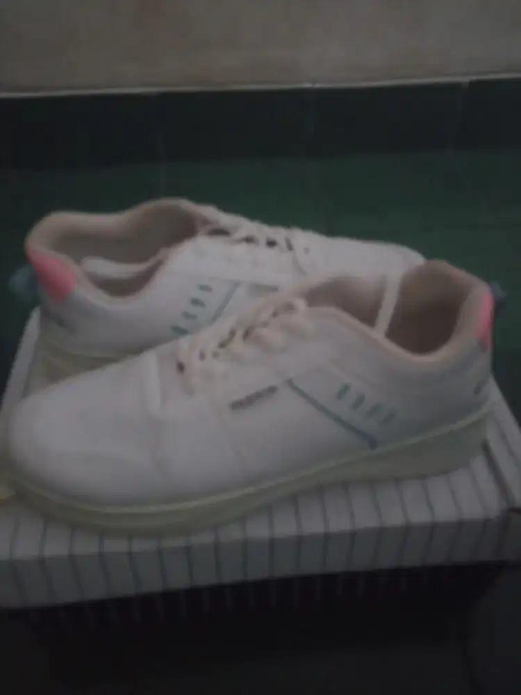 Sepatu fashion size 39