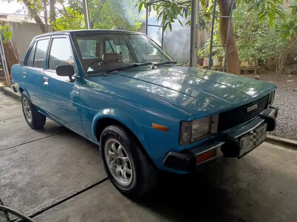 Toyota Corolla DX Ke-70 1982 MT