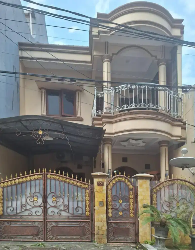 Rumah 2 lantai ( Nego ) Dijual cepat dekat dengan lippo karawaci