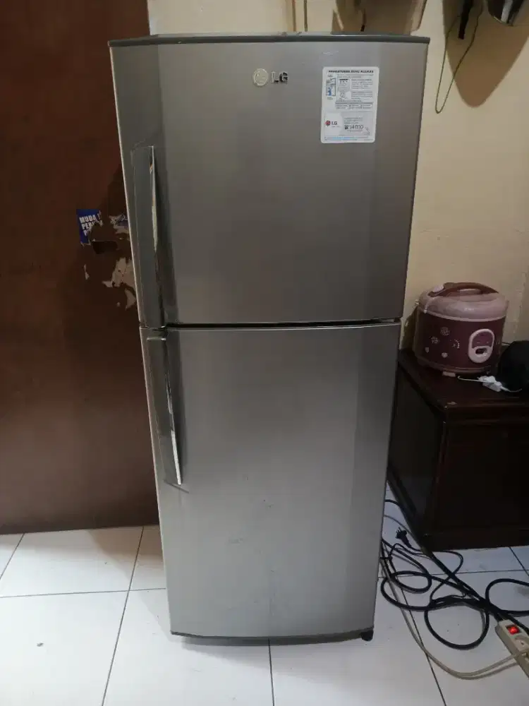 KULKAS 2PINTU MERK LG NORMAL SIAP PAKAI