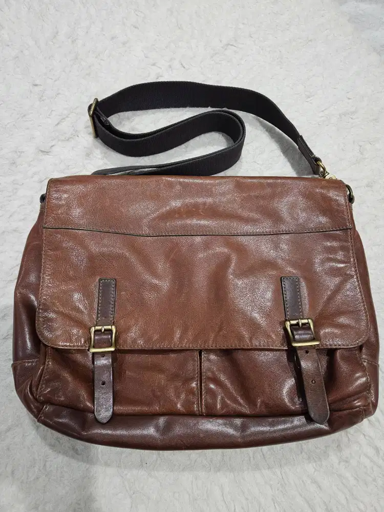 Dijual Tas Defender Messenger Fossil Original Preloved Brown