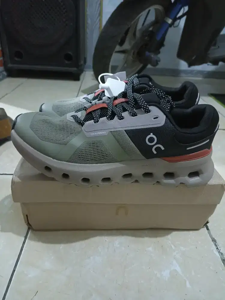 Sepatu Olahraga sz 42 (26,5) sz 41 masuk