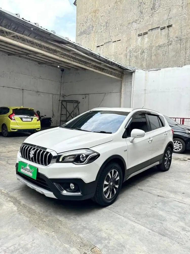 Suzuki S-Cross Matic 2019 Dp 5 juta