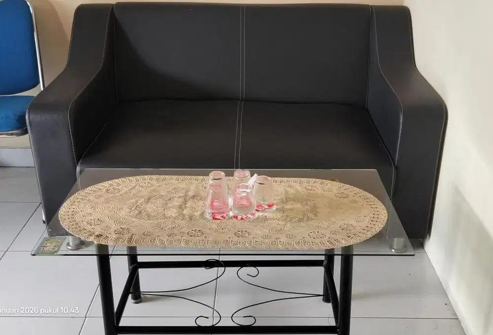 Dijual sofa 2 seat + bantal dan meja