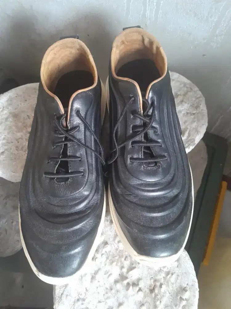 Sepatu sneakers Andrew