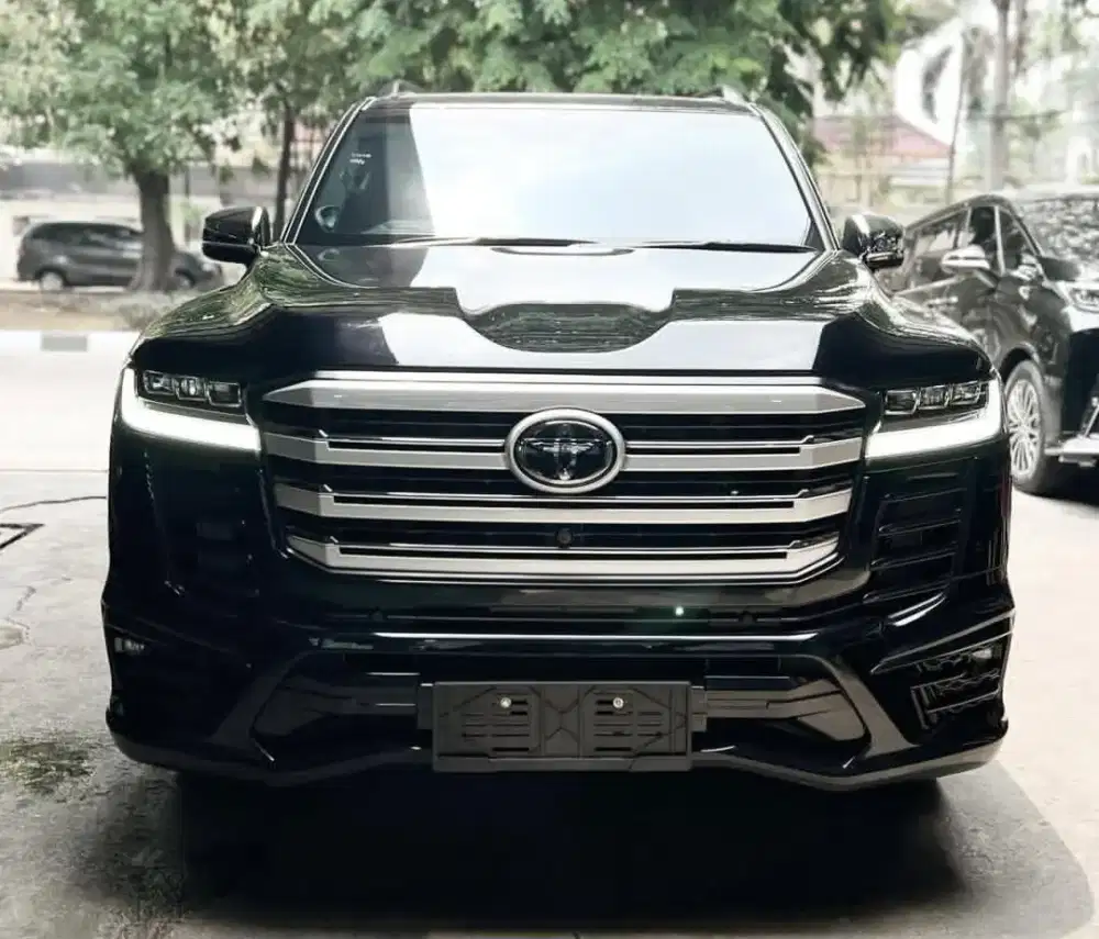 Toyota Land Cruiser VXR 300 2023