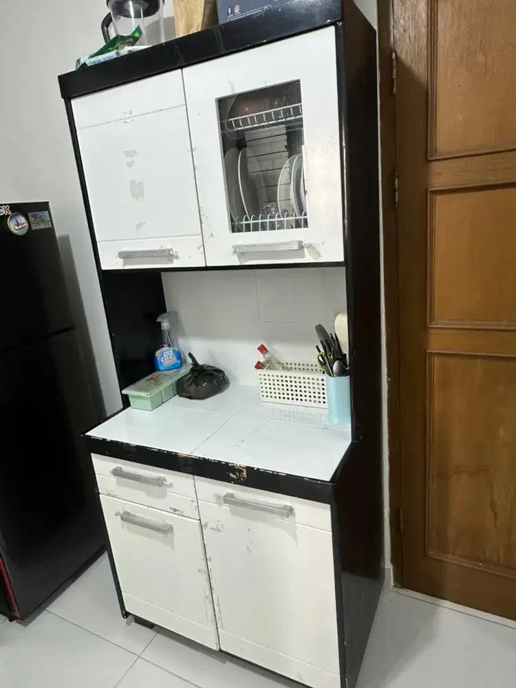 Lemari piring serba guna