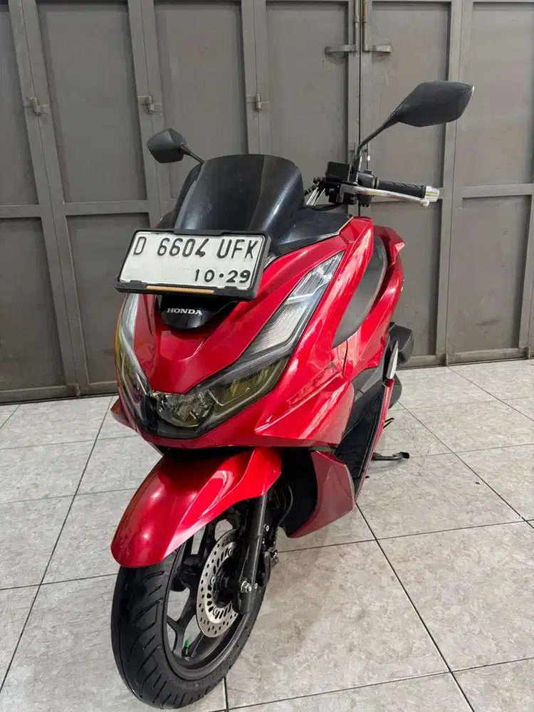 Honda pcx tahun 2024