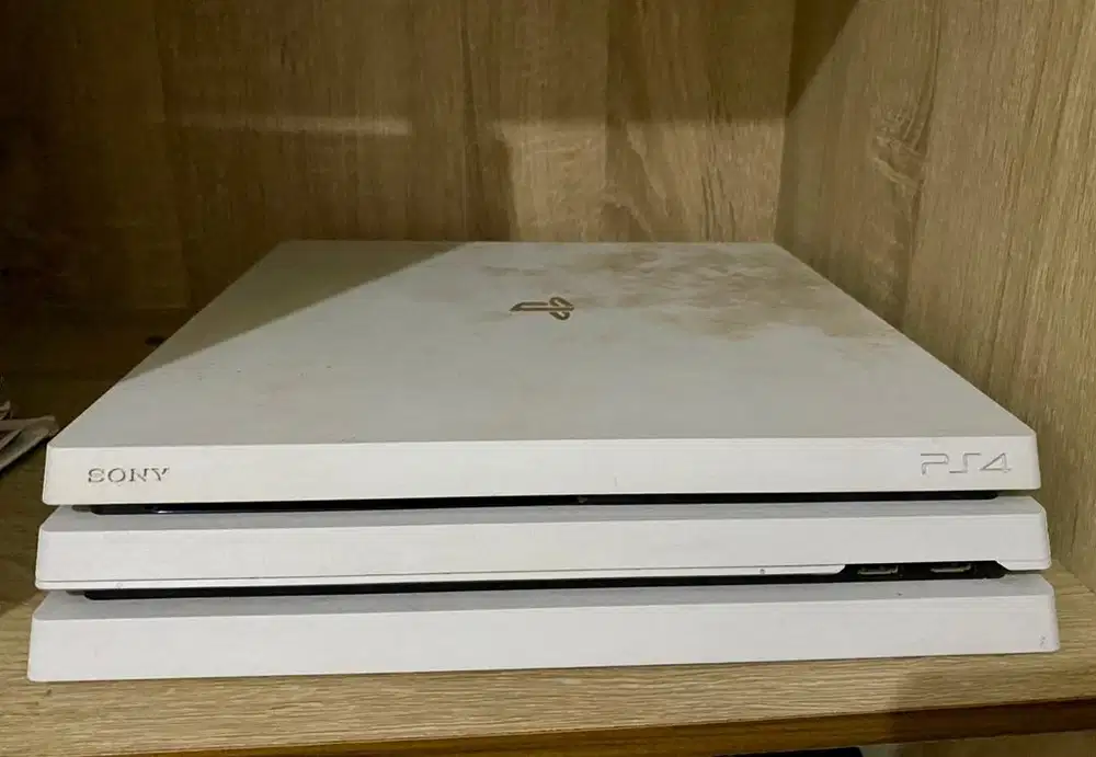 Di Jual PS4 Pro 1TB