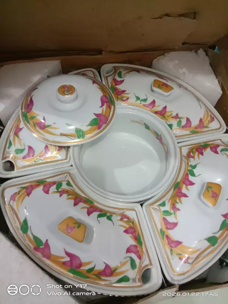 Bistro prasmanan set tumpeng