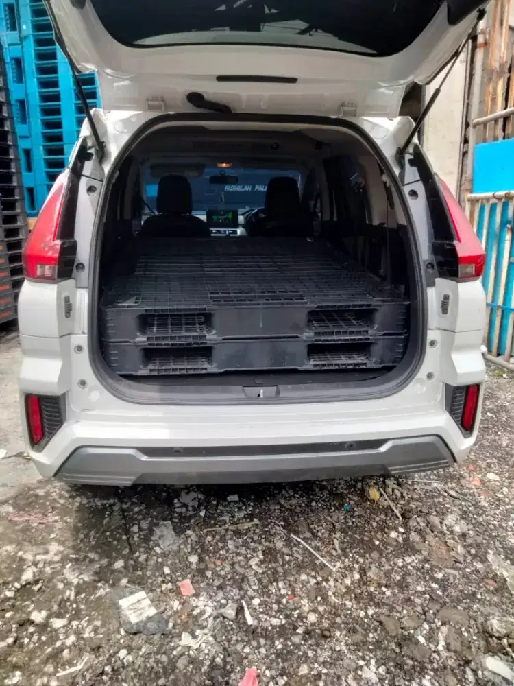 Palet plastik baru tebal