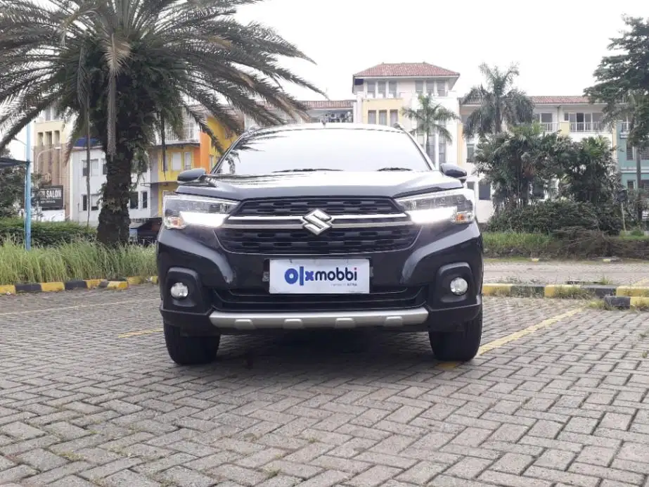 TDP 9,JT Suzuki XL7 1.5 Alpha Bensin-AT Hitam 2020