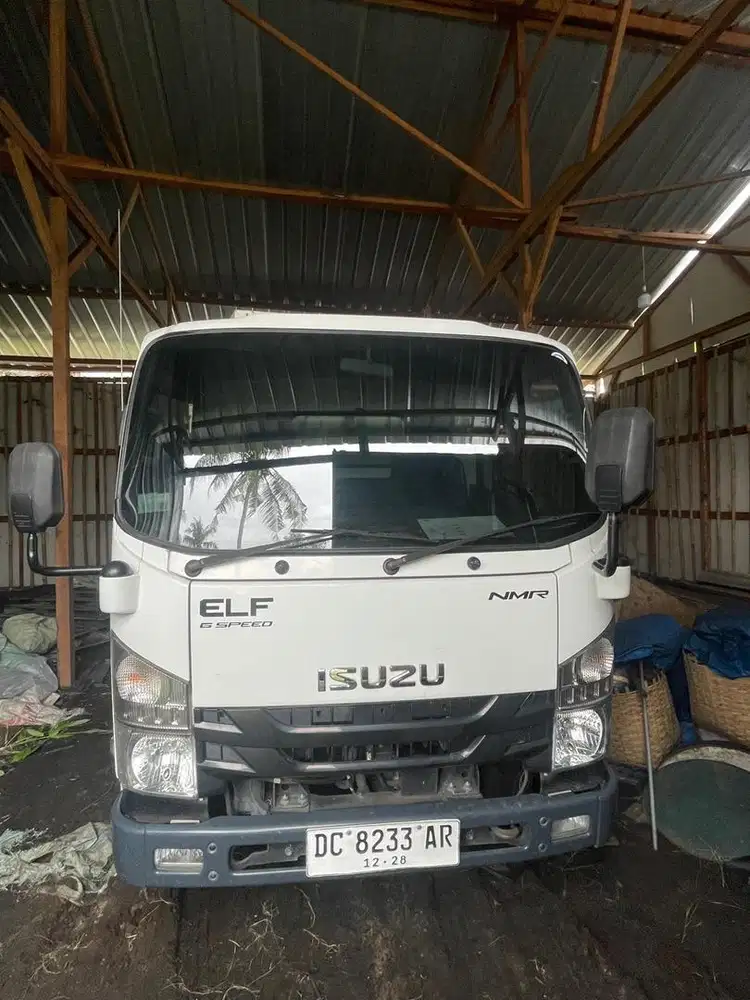 Dijual truk bak terbuka isuzu elf euro 4 nmr 81 mt