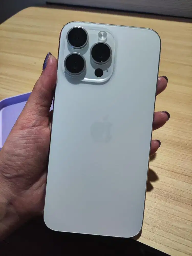 Iphone 15 pro max 256 gb white