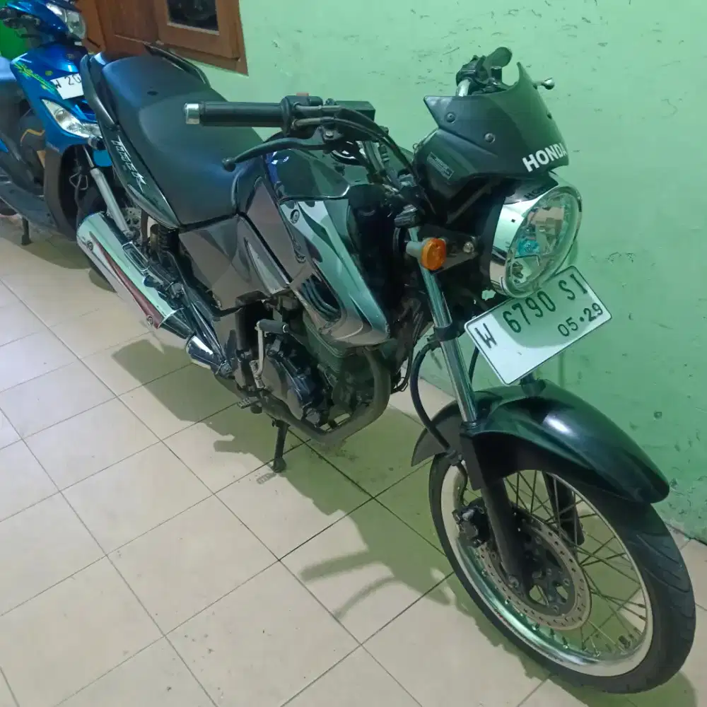 Motor jarang pakai dari pada nganggur