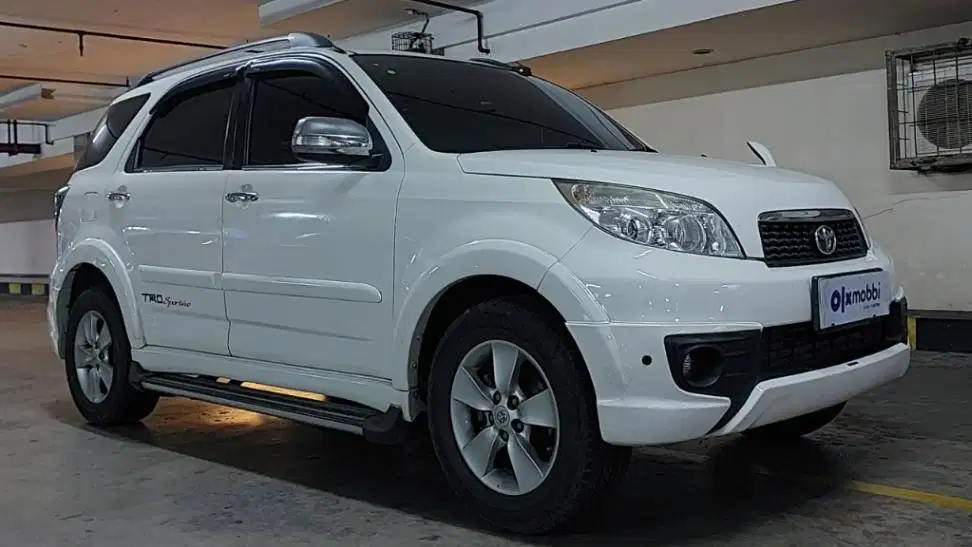 TDP 6,JT Toyota Rush 1.5 S Bensin-MT Putih 2013