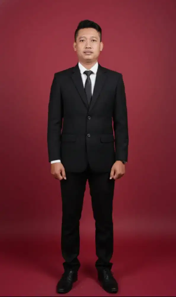 Hallo saya Hermawan sedang mencari pekerjaan baru.