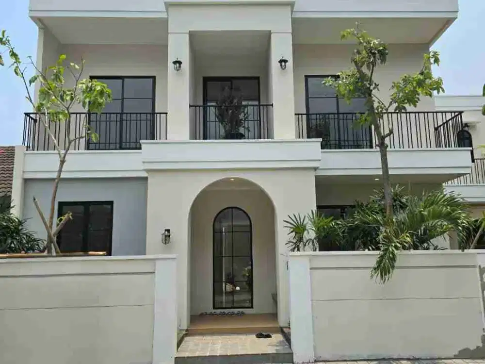 DIJUAL RUMAH POSISI HOEK ADA TAMAN SEMI FURNISHED SIAP HUNI DI BSD CITY