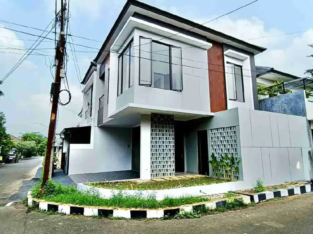 DIJUAL RUMAH 2 LANTAI HOEK BARU RENOVASI DALAM CLUSTER DI SEKTOR 9