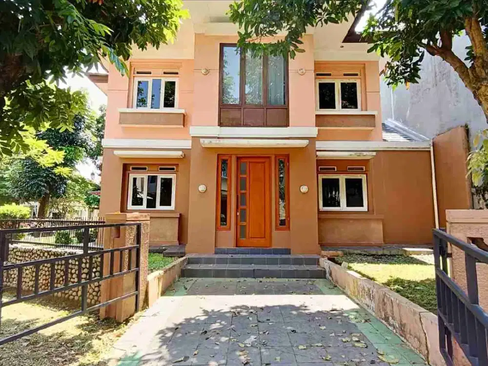 DIJUAL RUMAH TERAWAT POSISI HOEK ADA HALAMAN DEPAN DAN GAZEBO DALAM CLUSTER DI BINTARO SEKTOR 9 DEKAT BXC MALL