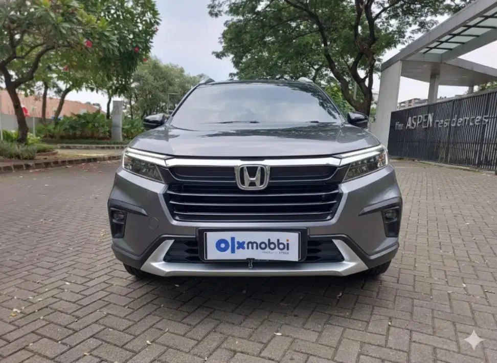 DP RINGAN Honda BR-V 1.5 Prestige Bensin-AT 2022 Abu-Abu C3AWZ