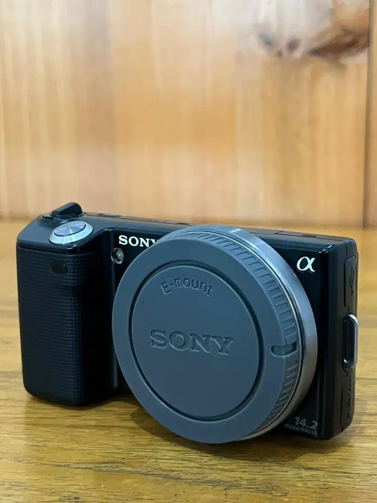 Sony Alpha NEX-5 Body Only