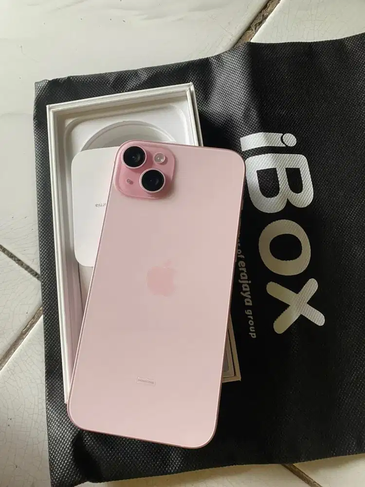 Iphone 15 plus warna pink