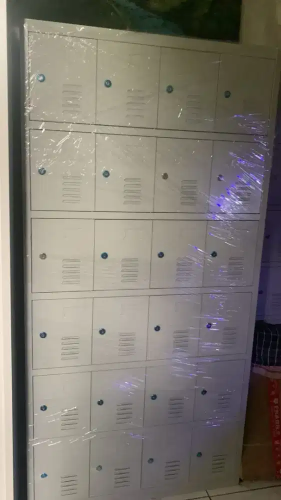 Loker karyawan 24 pintu