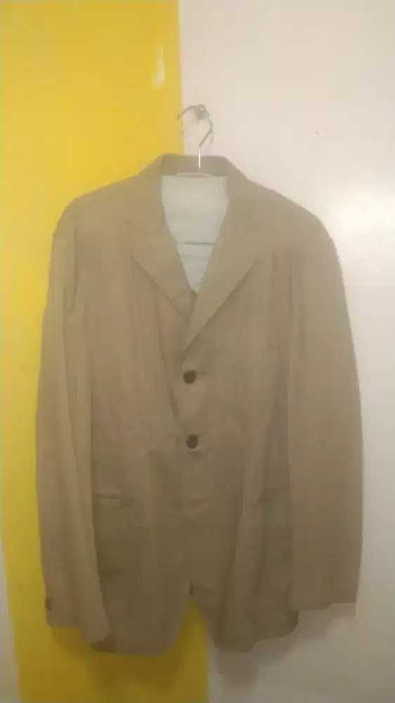 Blezer pria warna cream