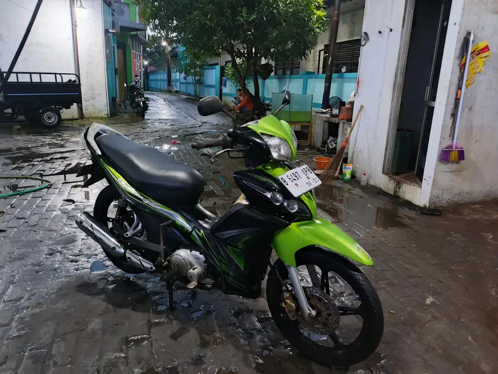 Yamaha Jupiter zx 2012 stater tokcer halus mulus terawat
