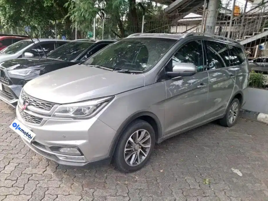 DP RENDAH - Wuling Cortez 1.5 LT Lux Plus Bensin-AT 2019