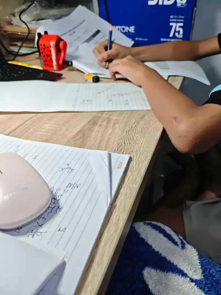 Dibutuhkan pembantu untuk bersih2 dan setrika