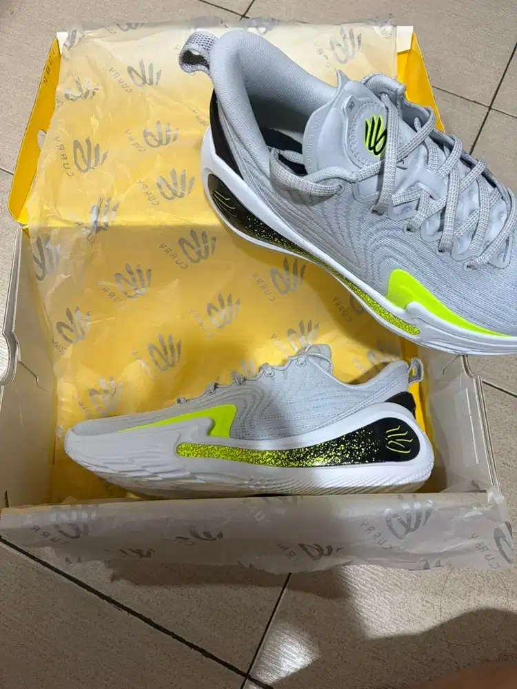 Sepatu Basket Curry 12 ukuran 40