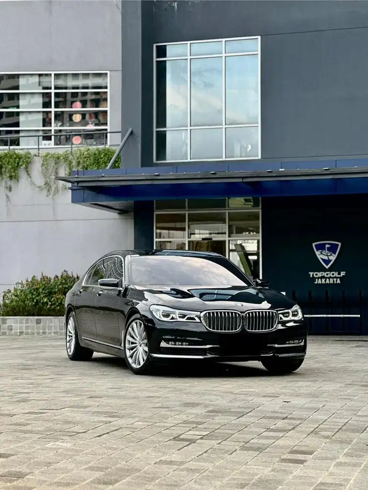 CASH BMW 740Li 2016 Pure Excellence Low KM Like New