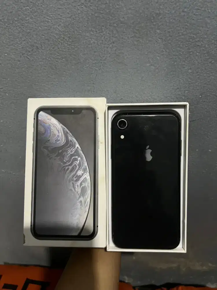 JUAL CEPET SEKARANG Iphone xr 64gb & 128gb inter full set sampai nota!