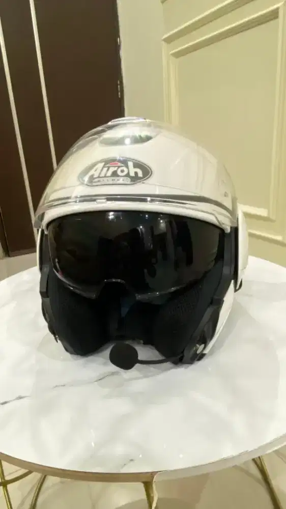 Helm Airoh Rev 19 flipback