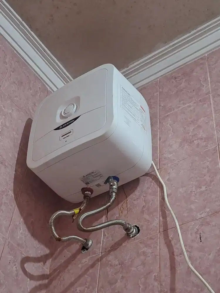 Water Heater Ariston 10L